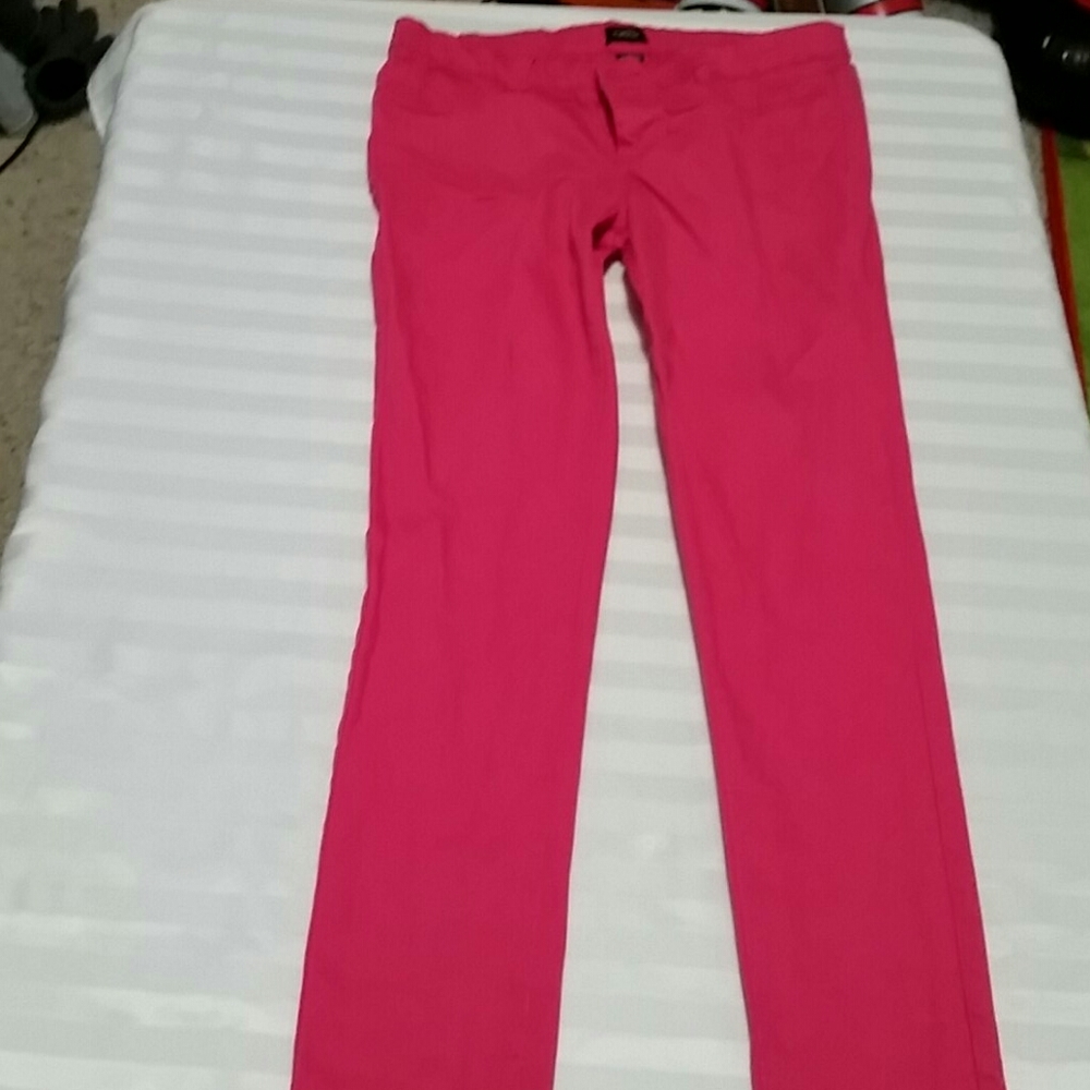 Rue 21 size 5 pink jeans.  Really good condition